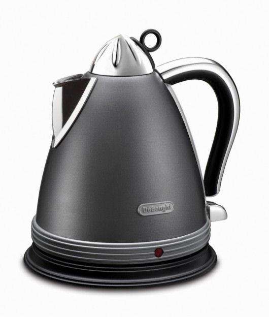 DELONGHI CORDLESS KETTLE