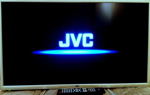 JVC Smart TV 81cm