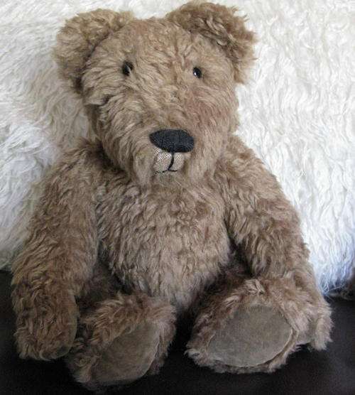 Loving Old Fashioned Hand Made Teddy Bear +-39cm