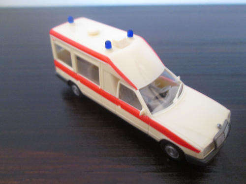HO Scale Mercedes Miesen Bonna 124 Ambulance