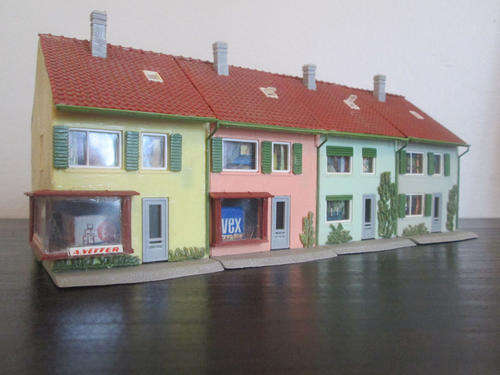 HO Scale Row of Houses with shops