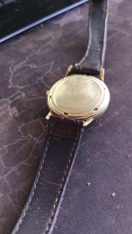 Highly Collectable Vintage Gentleman`s Zenith Automatic18 carat Gold Watch Swiss Made