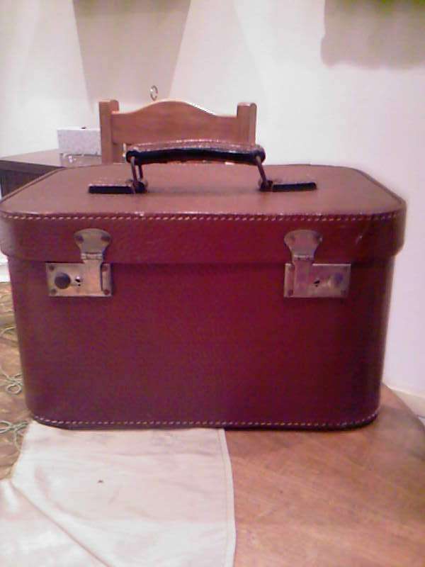 Large vintage leather vanity case