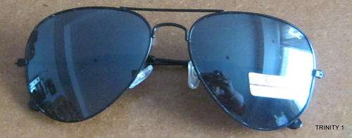 AVIATOR STYLE SUNGLASSES