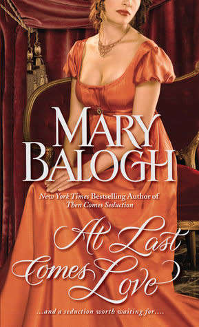 AT LAST COMES LOVE by MARY BALOGH (Huxtable Quintet #3)