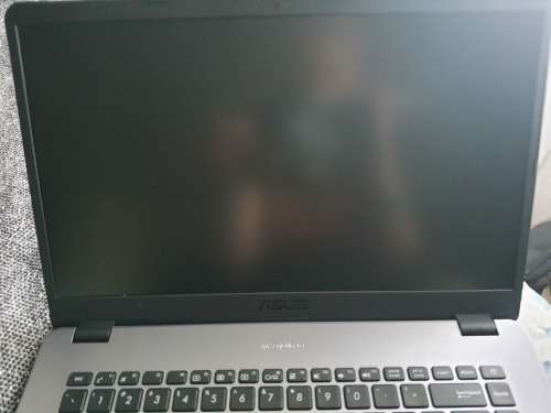 Asus vivobook laptop pristine condition