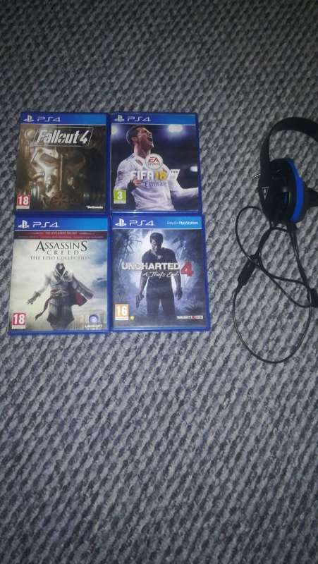 PS4 500GB SLIM CONSOLE + 1 CONTROLLER + 4 GAMES (LIKE NEW, 4 MONTHS OLD WITH GUARANTEE SLIP)