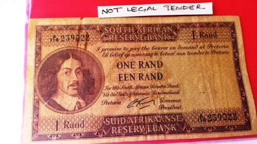 RARE - FIRST ISSUE SERIES - RARE RISSIK ONE RAND / EEN RAND !! SERIAL NUMBER A114 (239022).