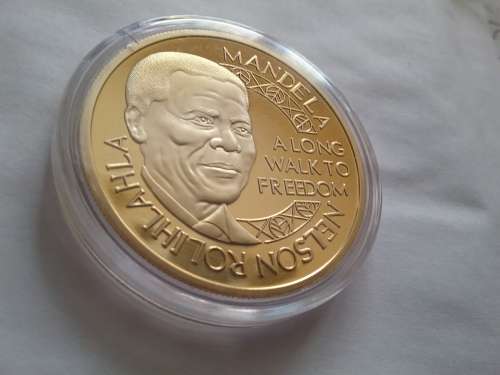 24kt GOLD CLAD NELSON MANDELA - 1993 NOBEL PEACE PRIZE LAUREATE. A long walk to Freedom.