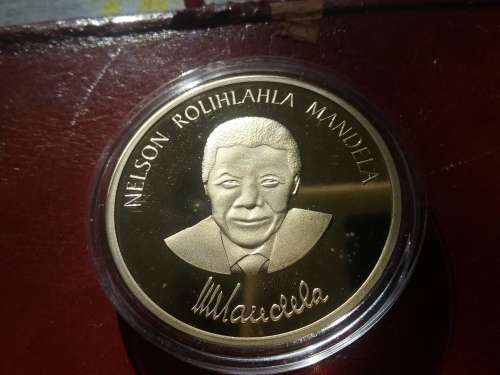 NELSON MANDELA ROBBEN ISLAND 1964-1982 GOLD CLAD - ENCAPSULATED - WITH SIGNATURE.