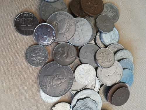 LOT OF 50 INTERNATIONAL COINS ** SEE IMAGE OF COINS** BID PER COIN FOR THE LOT **
