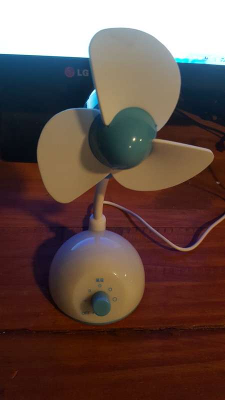 Usb adjustable fan