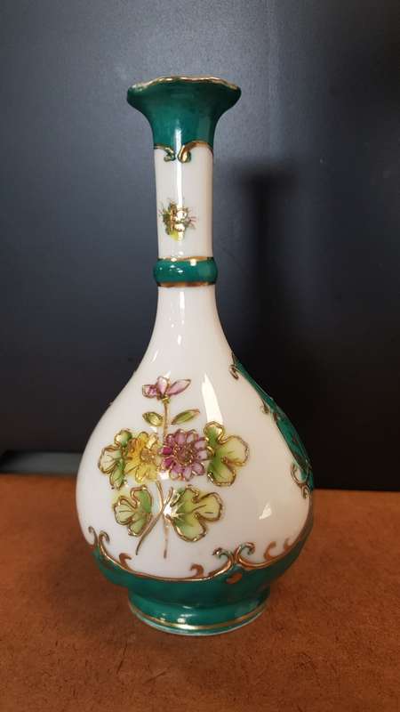 oriental green flower smart vase