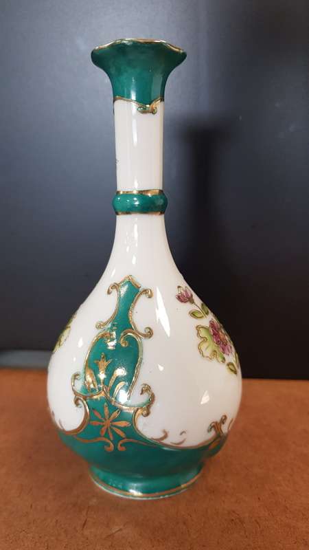 oriental green flower smart vase