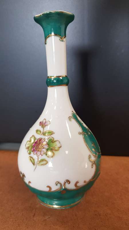 oriental green flower smart vase