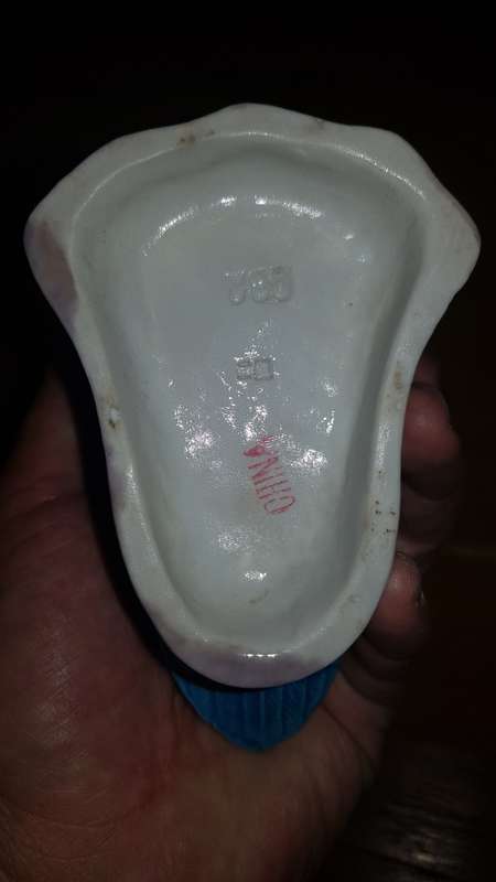 Vintage / Antique CHINESE PORCELAIN TURQUOISE Glaze FIGURINE - Duck