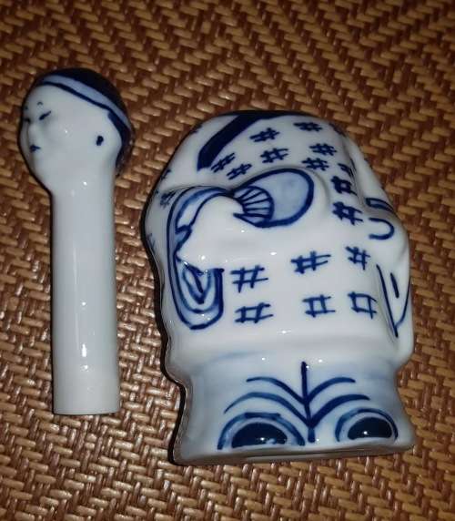 Chinese Perfume bottle blue and white