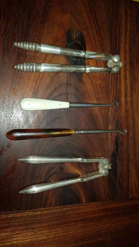 antique smoking cigarette accessorse
