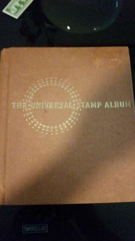 worldwide stamps A5 album more than 1000 value stamps