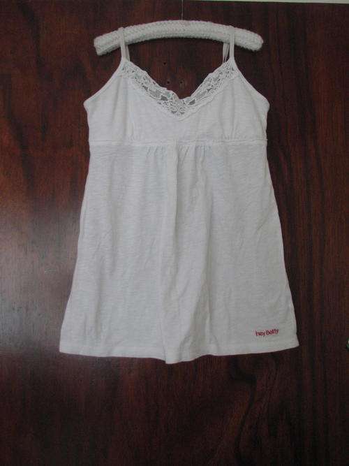 White Shirt [8/32]