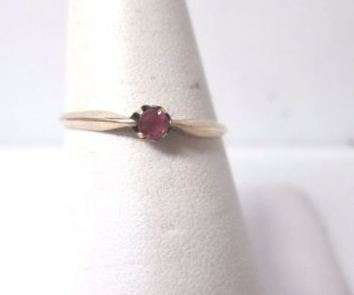 Antique Ruby 10k gold ring