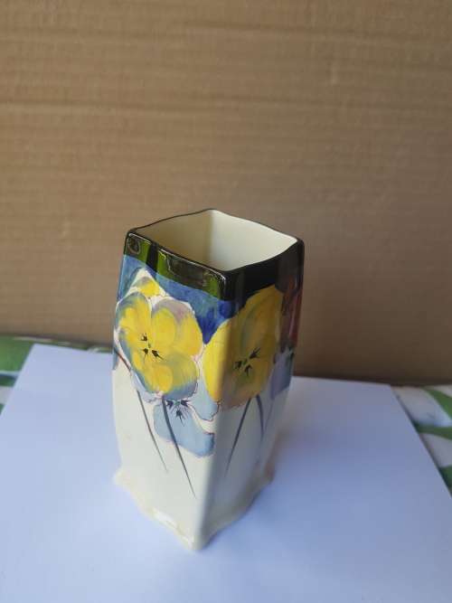vintage Royal Doulton vase `Pancies Pattern D4049 `