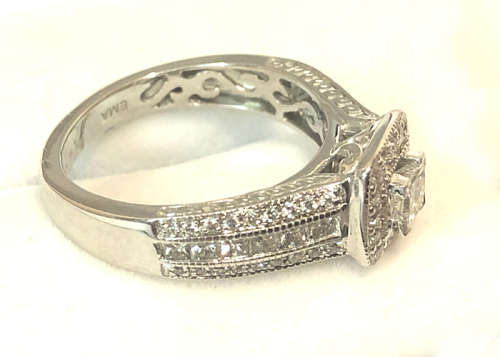 WHITE GOLD DIAMOND RING, 1.35 CT ROUND & PRINCESS CUT NATURAL DIAMONDS, BARGAIN