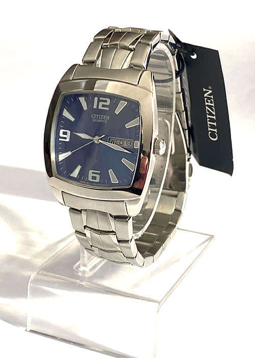 CITIZEN QUARTZ MEN`S WATCH, DAY DATE, BRAND NEW, WATER RESISTANT