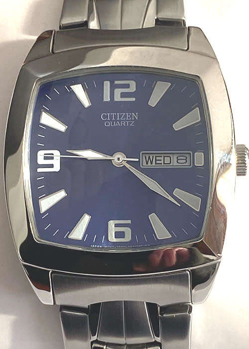 CITIZEN QUARTZ MEN`S WATCH, DAY DATE, BRAND NEW, WATER RESISTANT