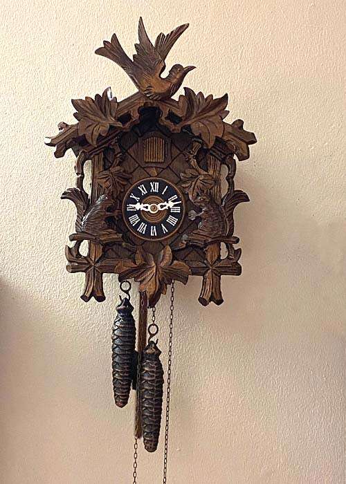STUNNING CUCKOO CLOCK FROM THE BLACK FOREST, LIKE NEW