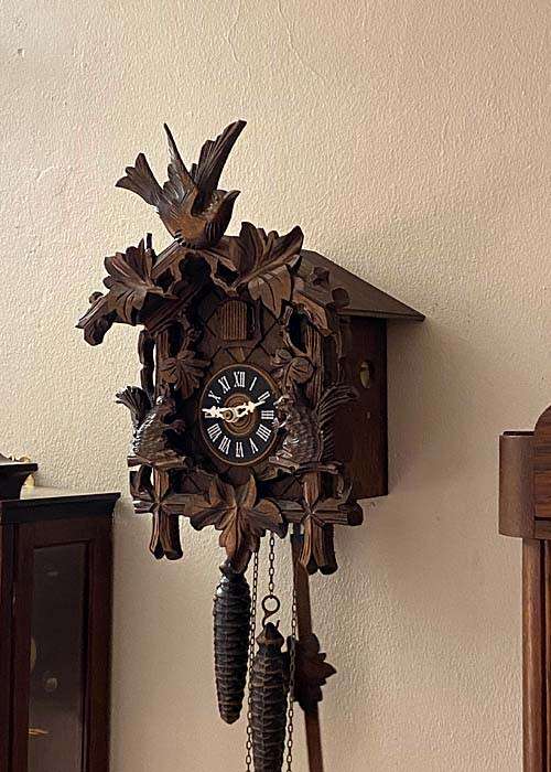 STUNNING CUCKOO CLOCK FROM THE BLACK FOREST, LIKE NEW