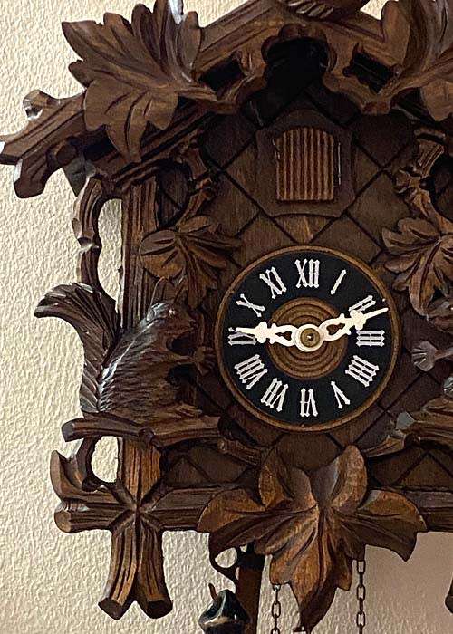 STUNNING CUCKOO CLOCK FROM THE BLACK FOREST, LIKE NEW