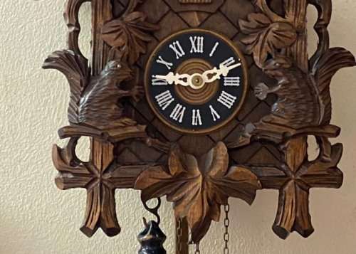 STUNNING CUCKOO CLOCK FROM THE BLACK FOREST, LIKE NEW