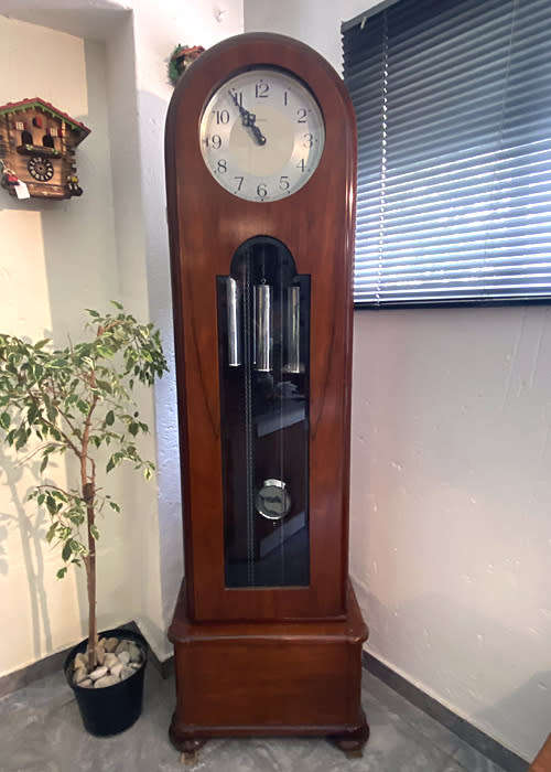 Antique Enfield Grandfather Clock in Excellent conditions, Weight Driven circa 1930