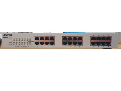 Mecer ES4024 24 port network switch