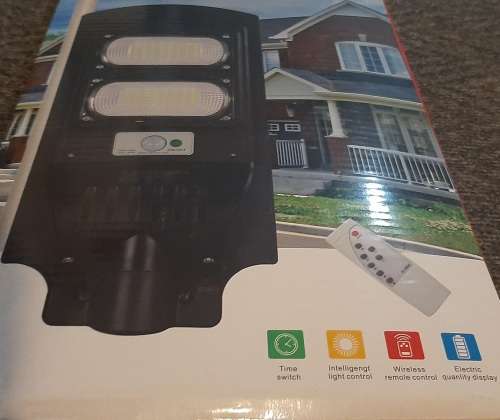 Solar street light 100w, with remote, pole and brackets, electric quality display