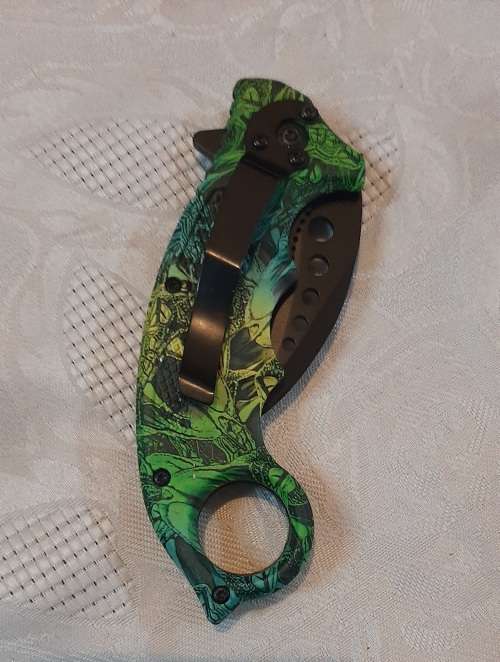 Collective Karambit automatic knife with black stainless steel blade, aluminium handle