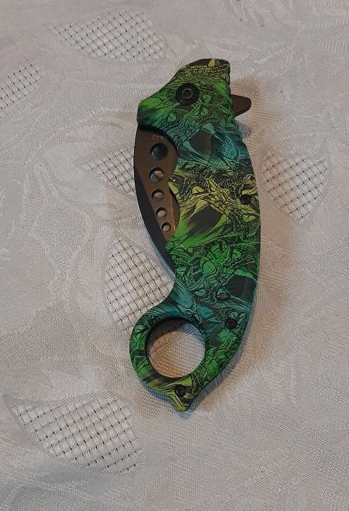 Collective Karambit automatic knife with black stainless steel blade, aluminium handle