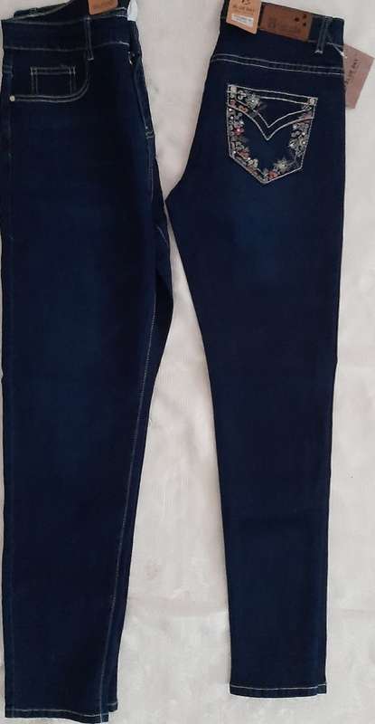 *NEW STOCK* Designer Skinny Jeans Embroided