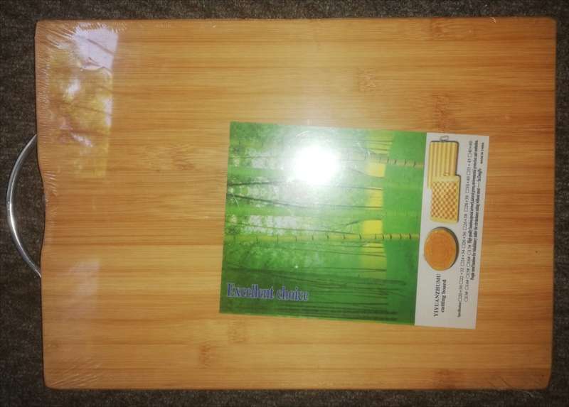38 x 28 cm New Bamboo Cutting Board with Chrome Handle