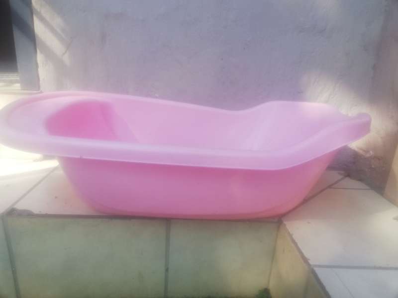 Pink Jolly Tots Baby Bath, never used, purchased new