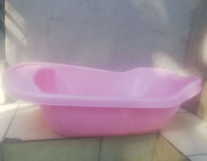 Pink Jolly Tots Baby Bath, never used, purchased new
