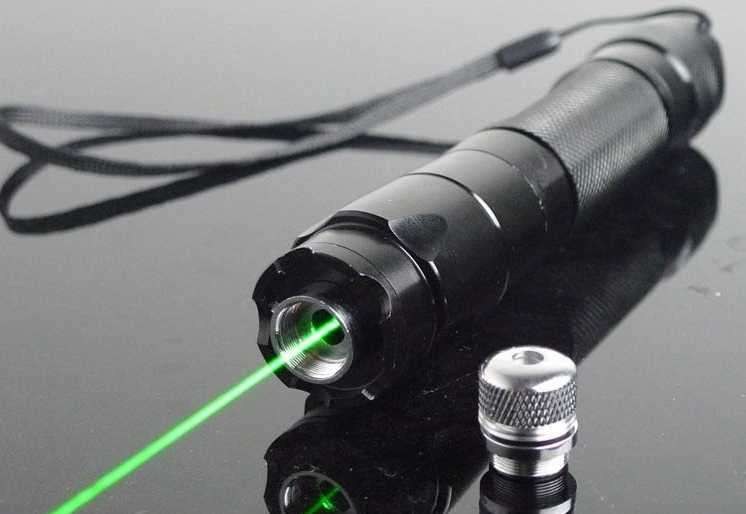 2in1 Brand new 532nm Portable Focus Green Beam Laser Pointer/bettery/Recharger