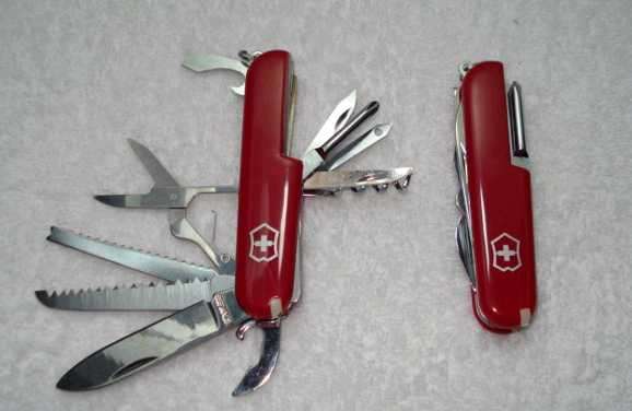 13 Function in 1 Stainless Multifunction Emergency Foldable Knife Tool