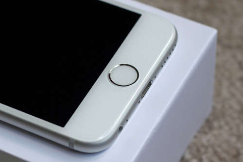 Apple iPhone 6s - MINT CONDITION -  LIKE NEW and SPOTLESS!!!