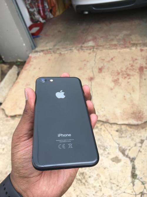 iPhone 8 - IMMACULATE CONDITION!!!!!