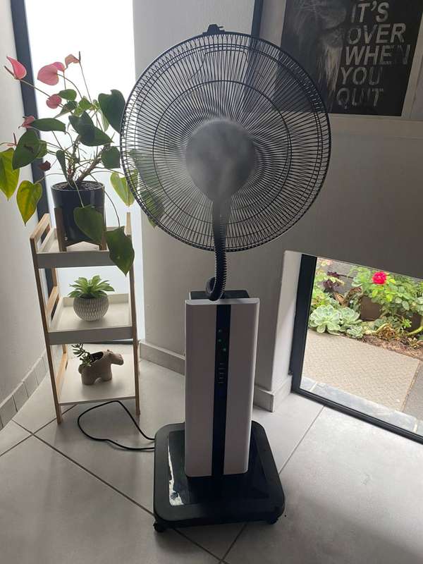 Bennett Read Misting Fan