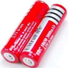 2x Ultrafire 18650 3.7V 3000mAh li-ion battery plus plastic battery protector case