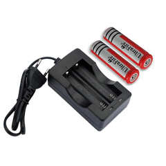 Battery Charger 18650 AC Digital Li-Ion + 2 x 3000 mAh18650 batteries