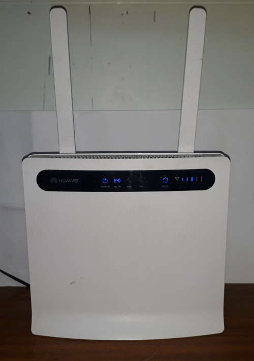 HUAWEI B593-601 4G LTE Router With Power Bank